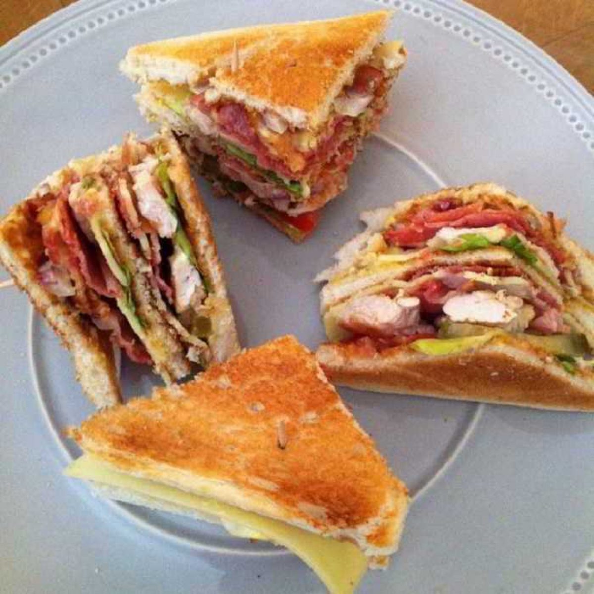 Recette Club sandwich américain - Recettes et Terroirs