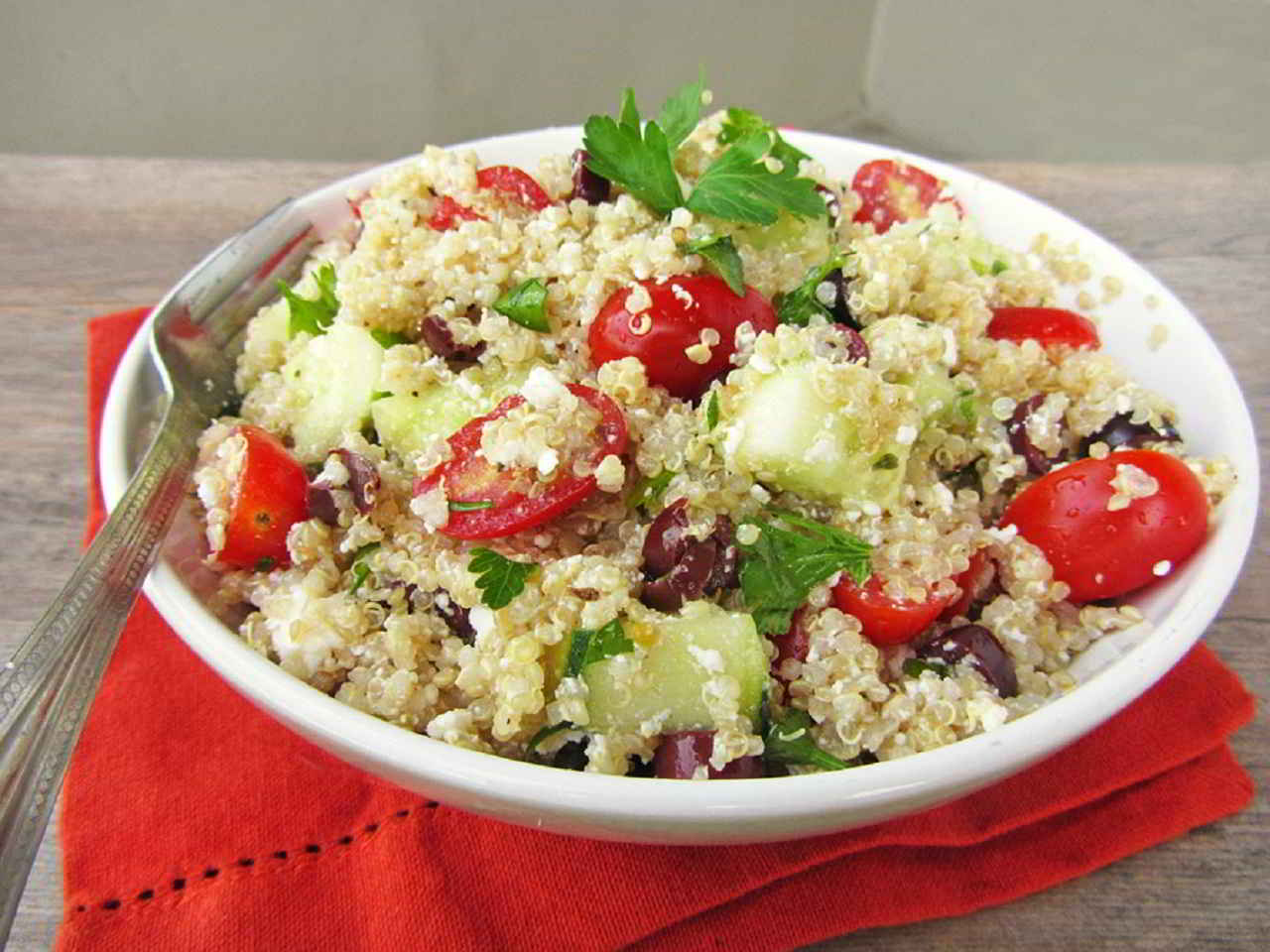 Recette Salade De Quinoa Lesturgeon Fum Recettes Et Terroirs